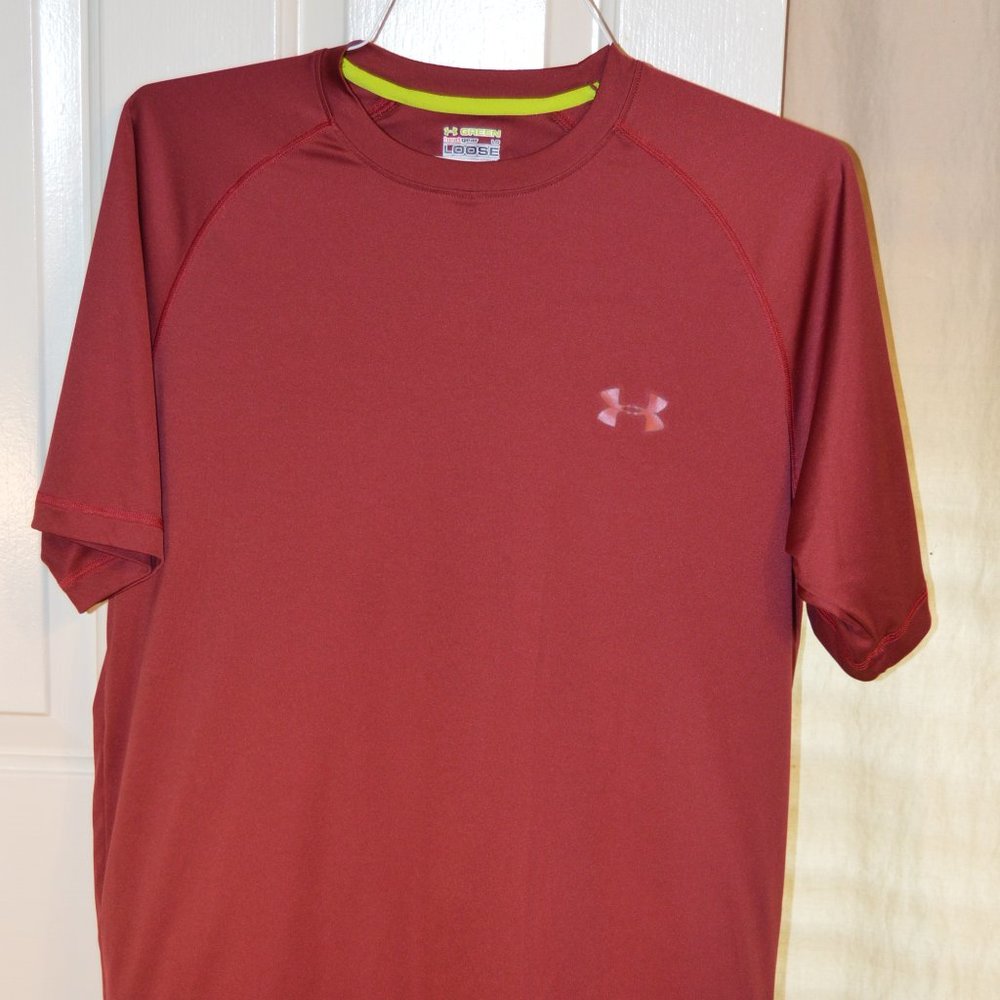 Under Armour HeatGear s/s training shirt sz Lg EUC